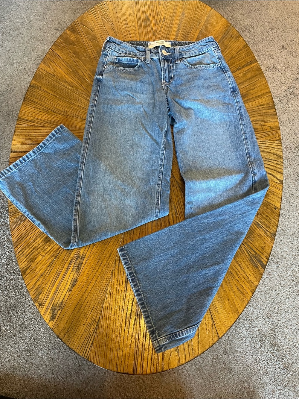 Hollister I (Heart) LA Light Blue Low-Rise Baggy Jeans 00R W24